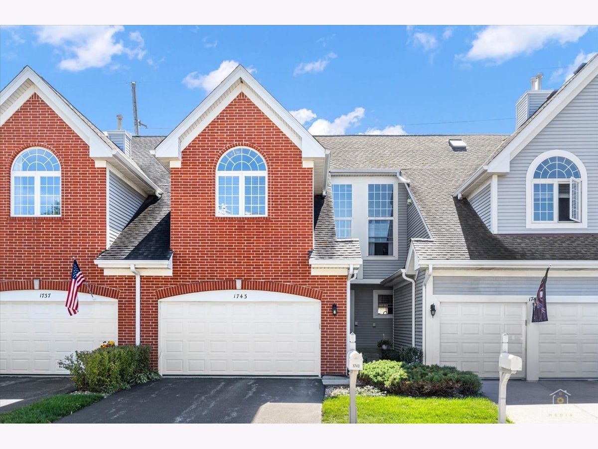 Townhomes For Sale Ethans Glen Palatine Illinois, 1743 Ethans Glen Drive