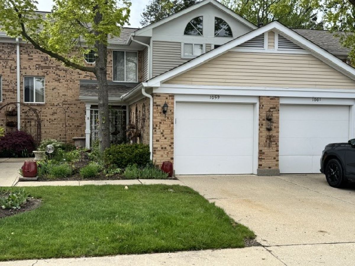 Townhomes & Condos For Sale Spoerlein Farms Buffalo Grove Illinois, 1059 Courtland Drive