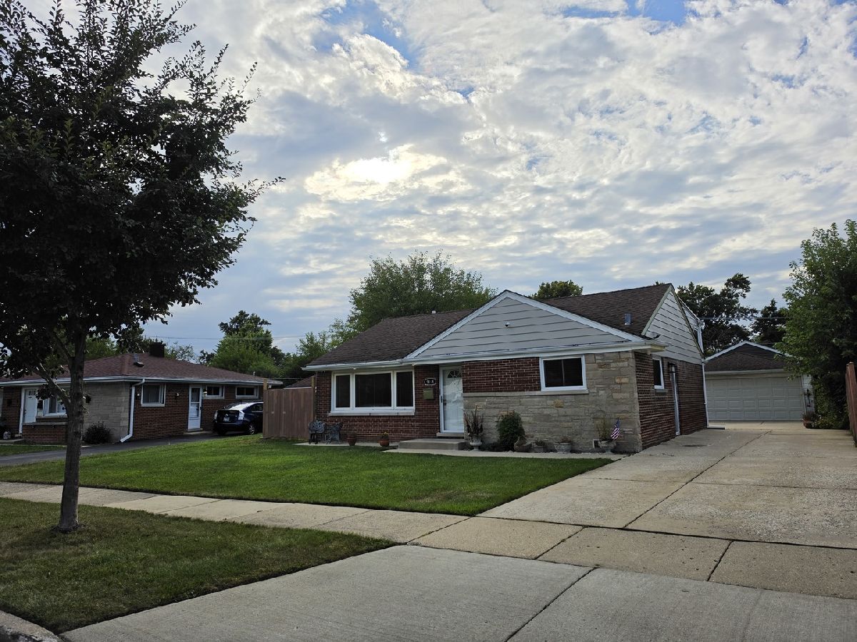  For Rent Morton Grove Illinois, 9104 Oleander