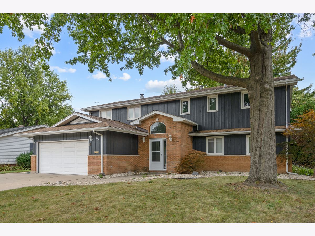  For Sale Elk Grove Village Illinois, 574 Ridge Avenue