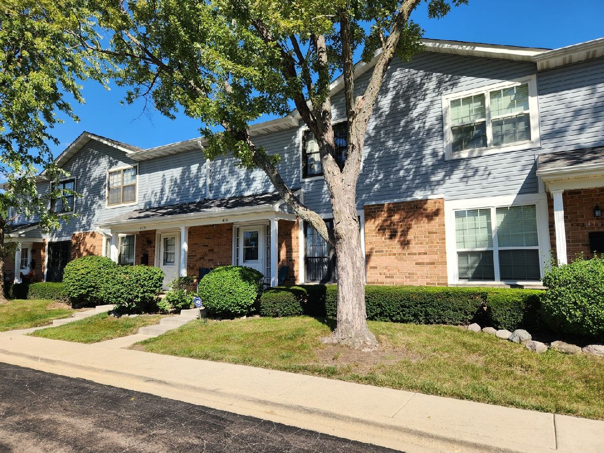 Townhomes For Sale Continental Village Waukegan Illinois, 4141 Continental Drive