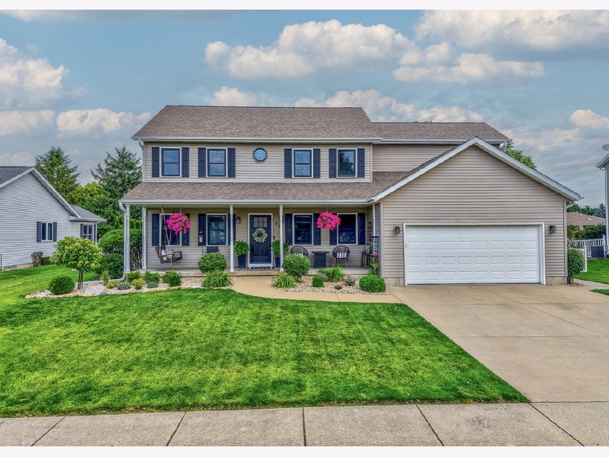 Homes & Townhomes For Sale Countryside Ottawa Illinois, 812 Kimberly Lane