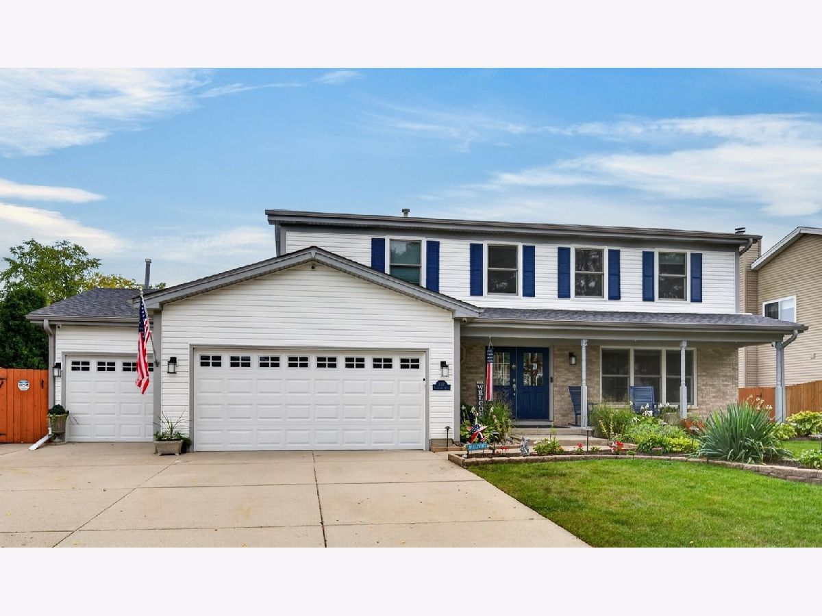 Homes For Sale Meadows Of Four Colonies Crystal Lake Illinois, 1147 Bennington Drive