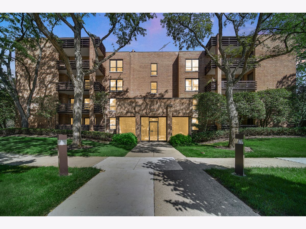 Condominiums For Sale Shermer Square Northbrook Illinois, 1066 Shermer Road