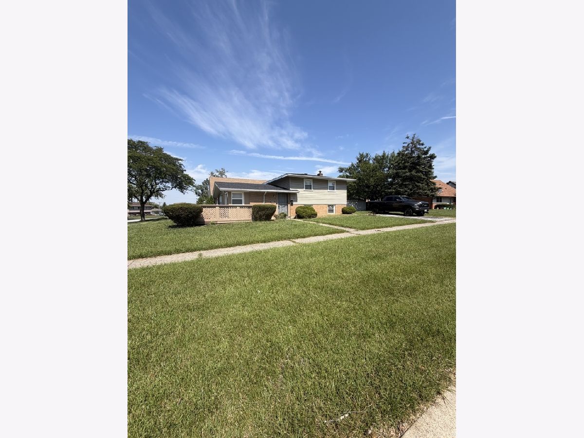  For Sale Country Club Hills Illinois, 16767 Sunset Ridge Drive