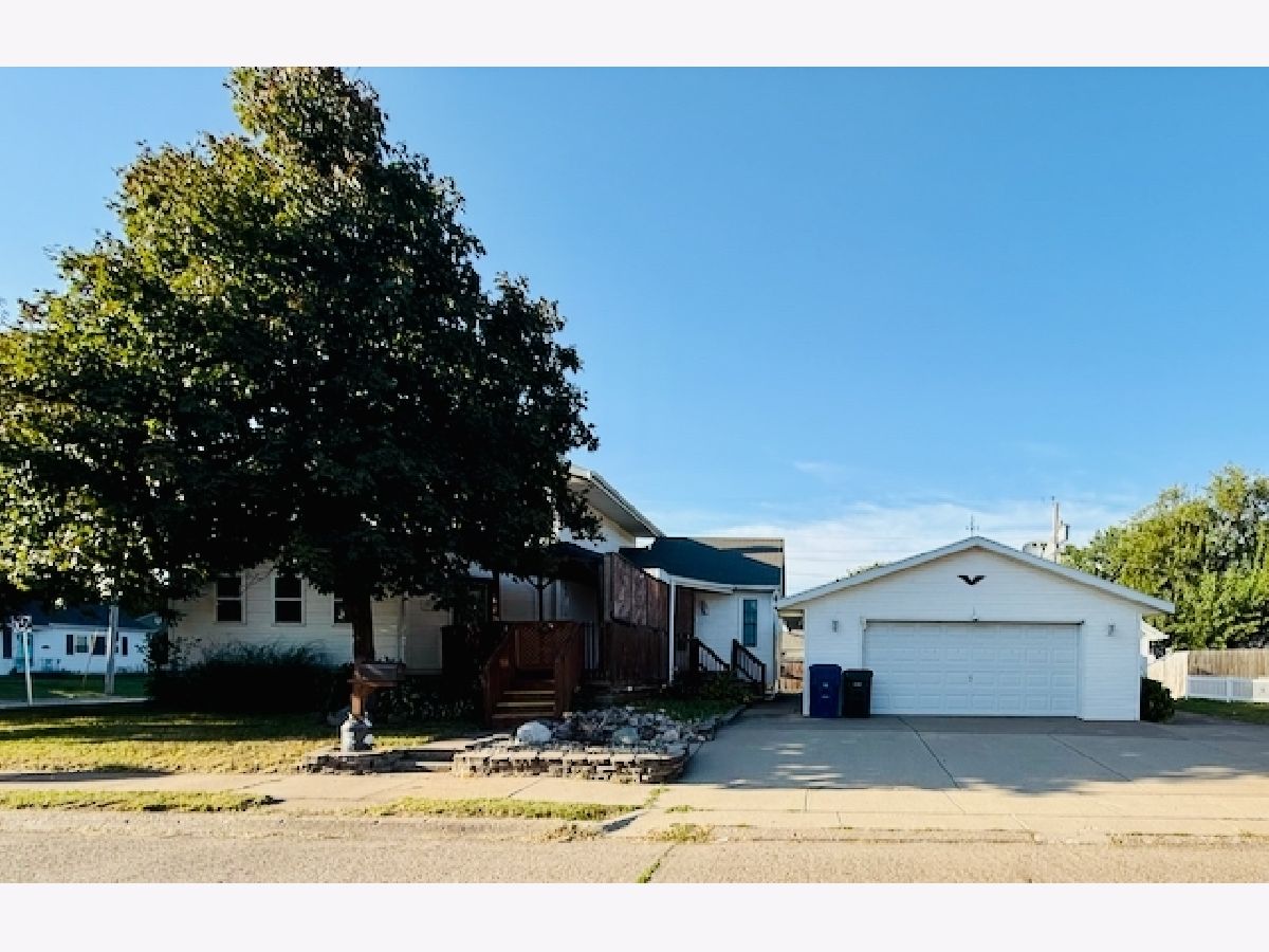 Homes For Sale Westholme Davenport Iowa, 2358 Lombard Street