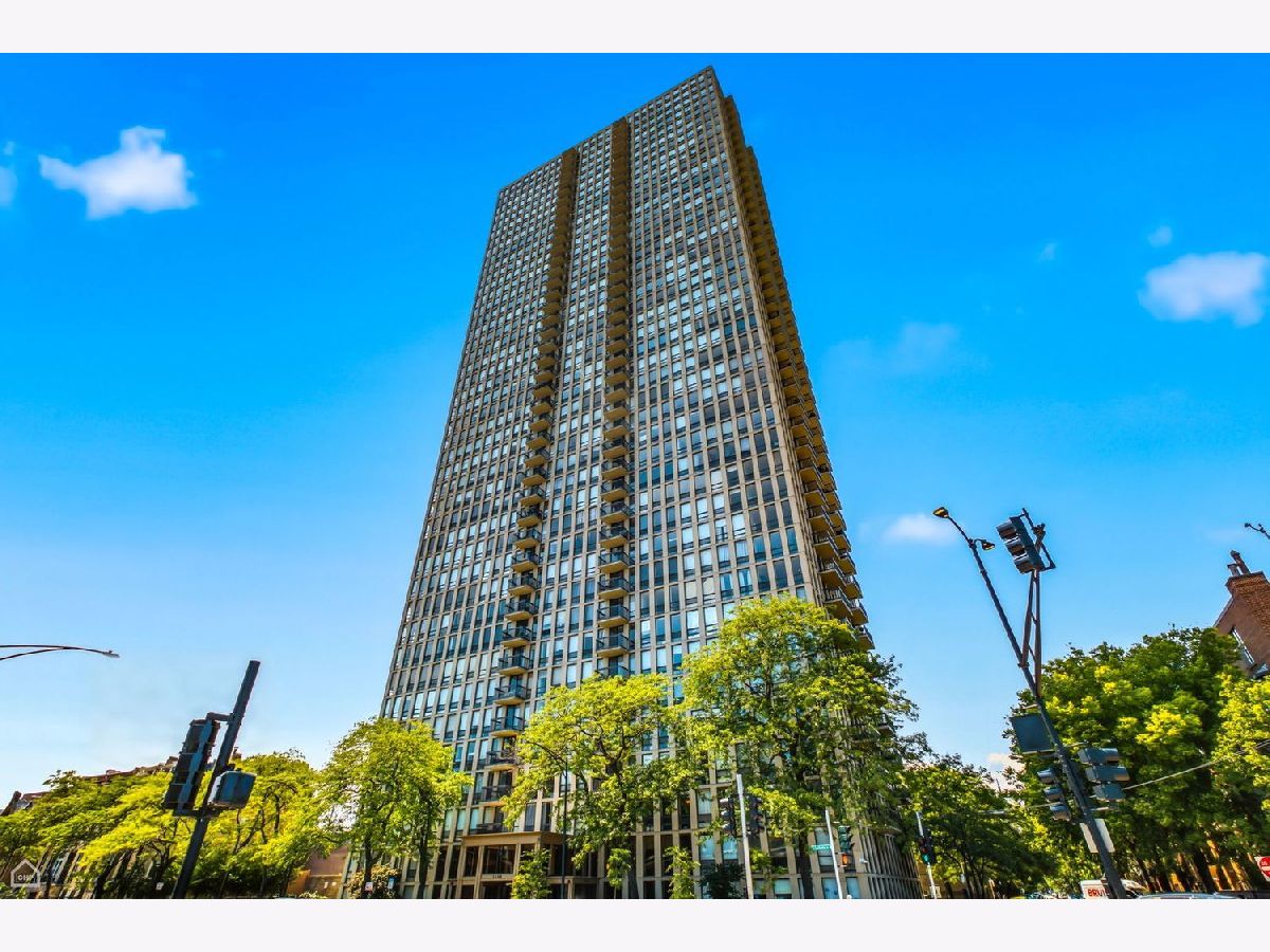  For Sale Chicago Illinois, 1660 La Salle Drive