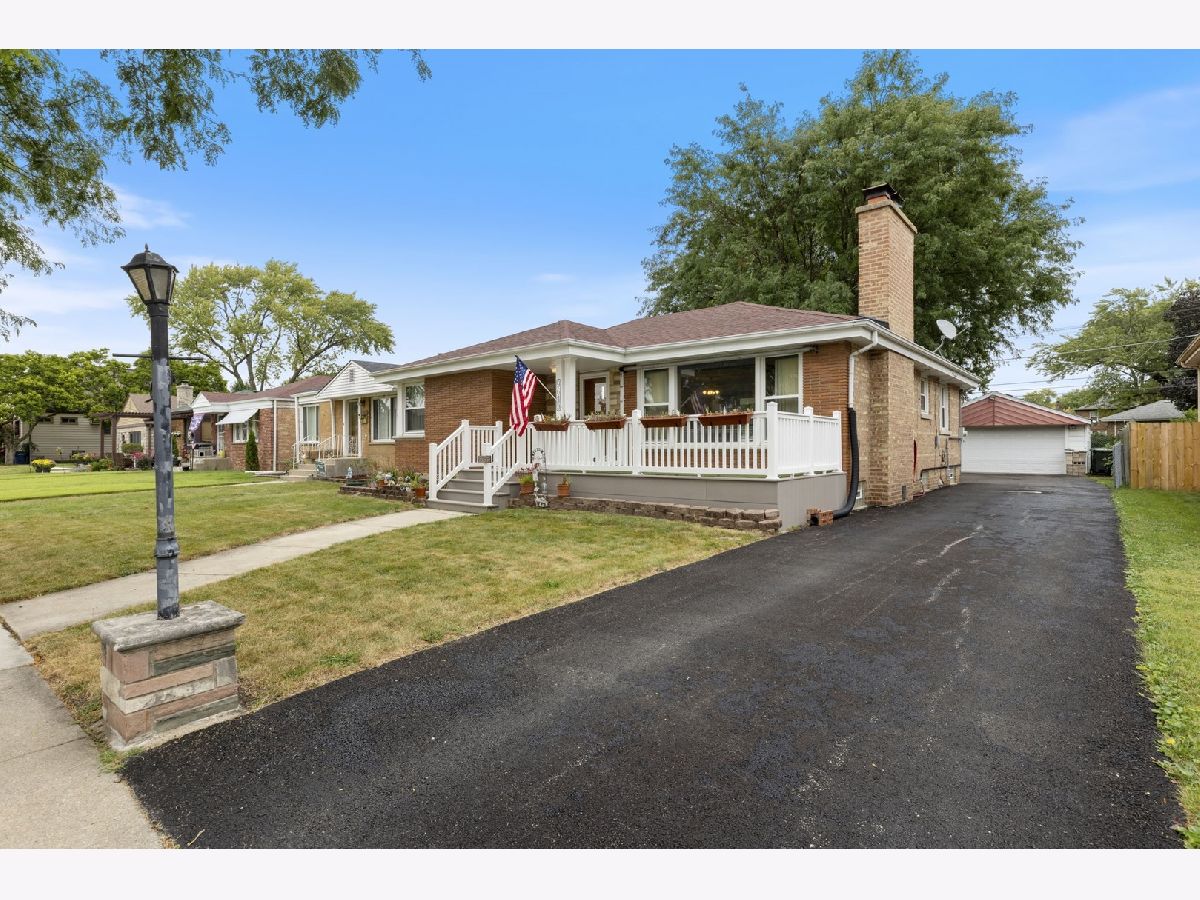  For Sale Evergreen Park Illinois, 9643 Richmond Avenue