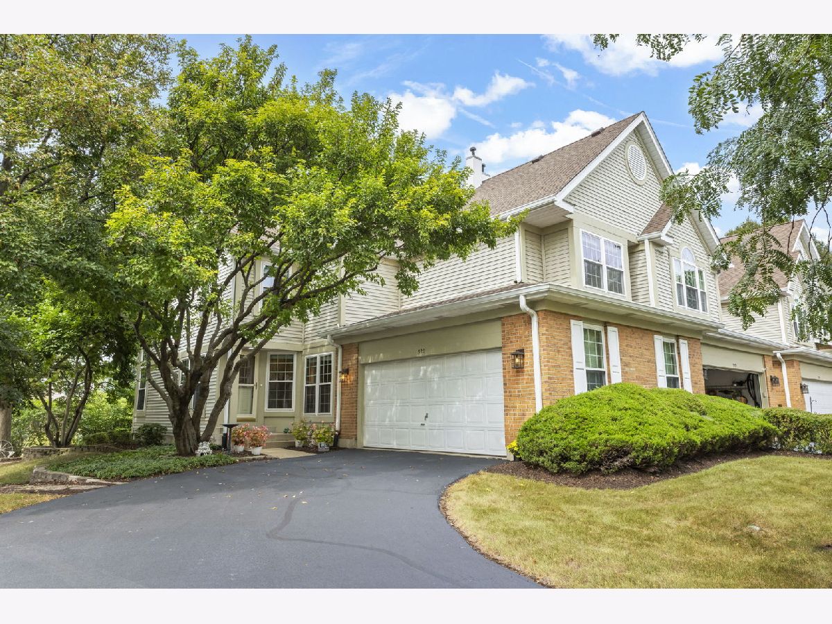 Townhomes For Sale Columbine Glen Lombard Illinois, 320 Cimarron Road