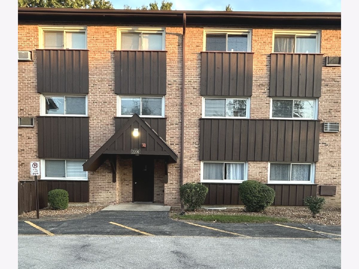 For Sale Downers Grove Illinois, 2209 Arbor Circle