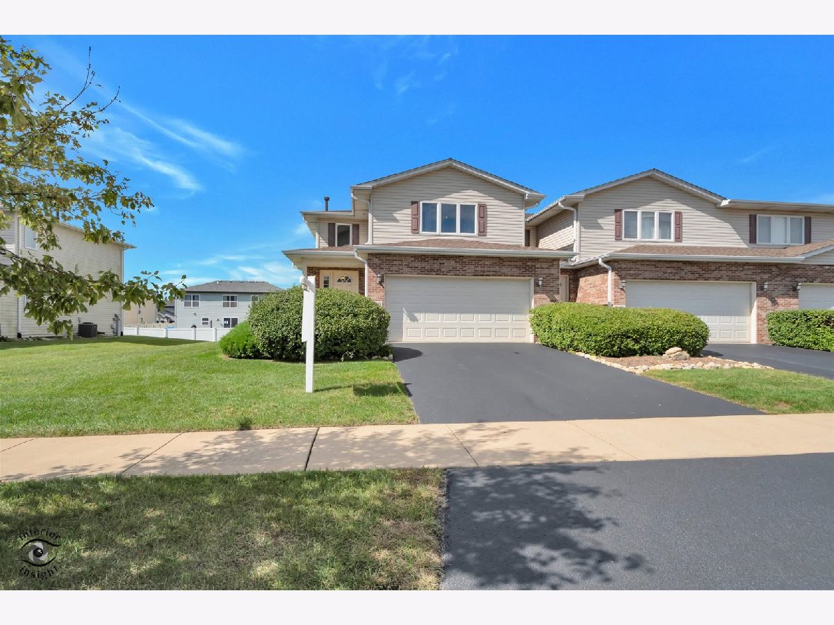  For Sale Beecher Illinois, 1390 Somerset Drive
