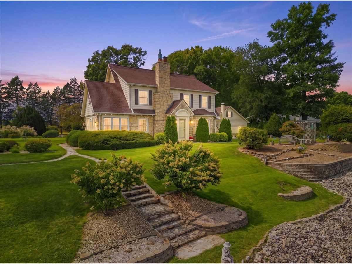  For Sale Rock Falls Illinois, 2105 Riverview Road