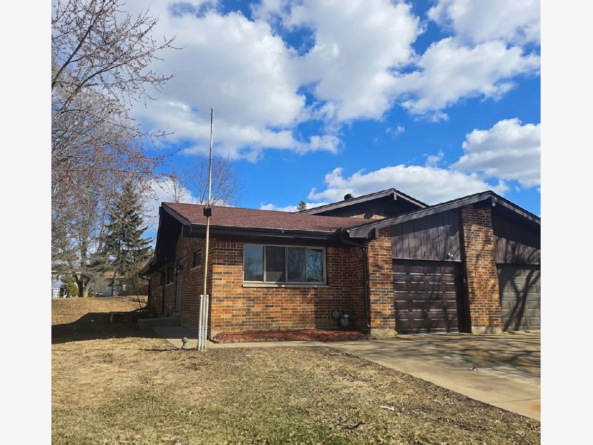 For Sale Streamwood Illinois, 136 Virginia Court