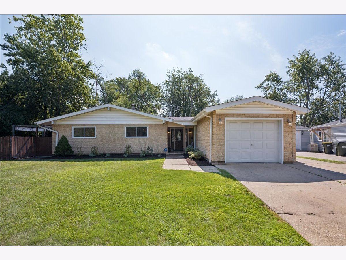  For Sale Glenview Illinois, 453 Elder Lane