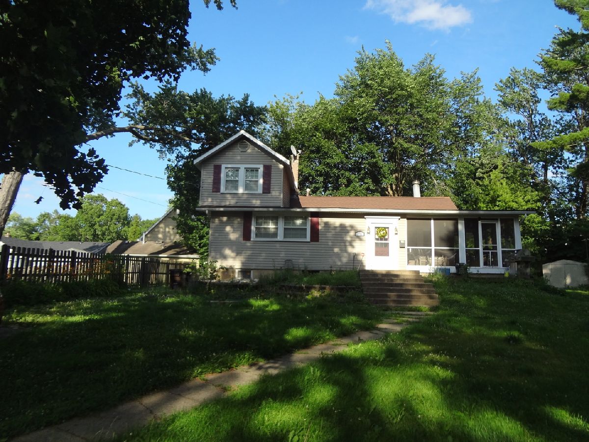  For Sale Fox River Grove Illinois, 111 Millard Avenue