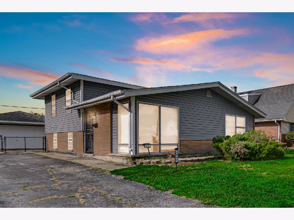  For Sale Country Club Hills Illinois, 3907 168th Street