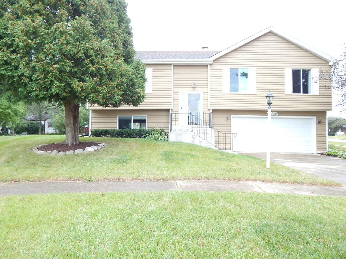  For Sale Streamwood Illinois, 902 Garden Circle