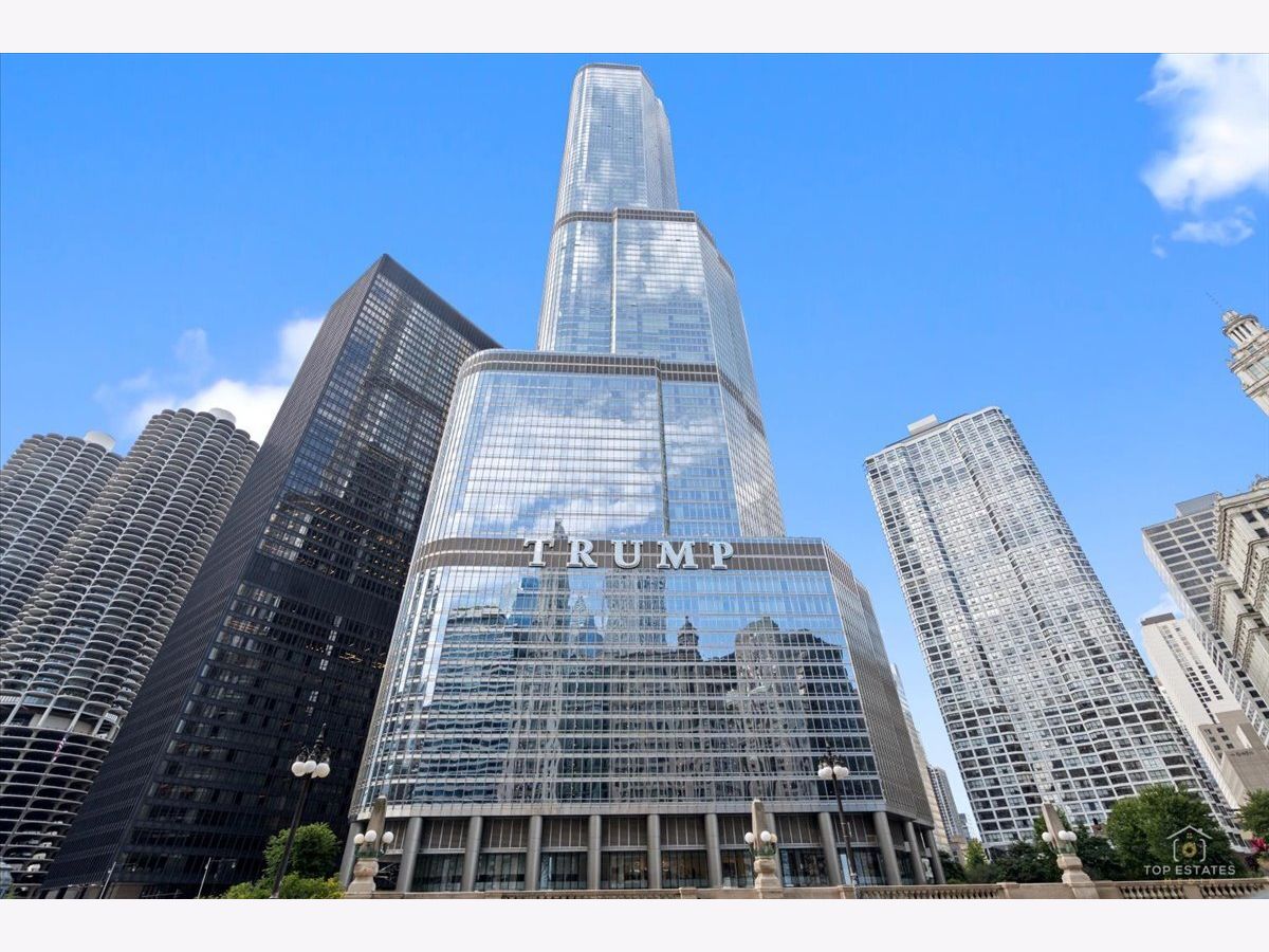 Condominiums For Sale Trump Tower Chicago Chicago Illinois, 401 Wabash Avenue