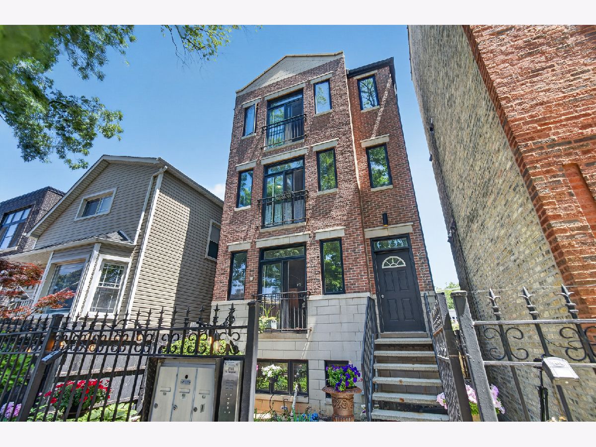  For Sale Chicago Illinois, 2709 Campbell Avenue