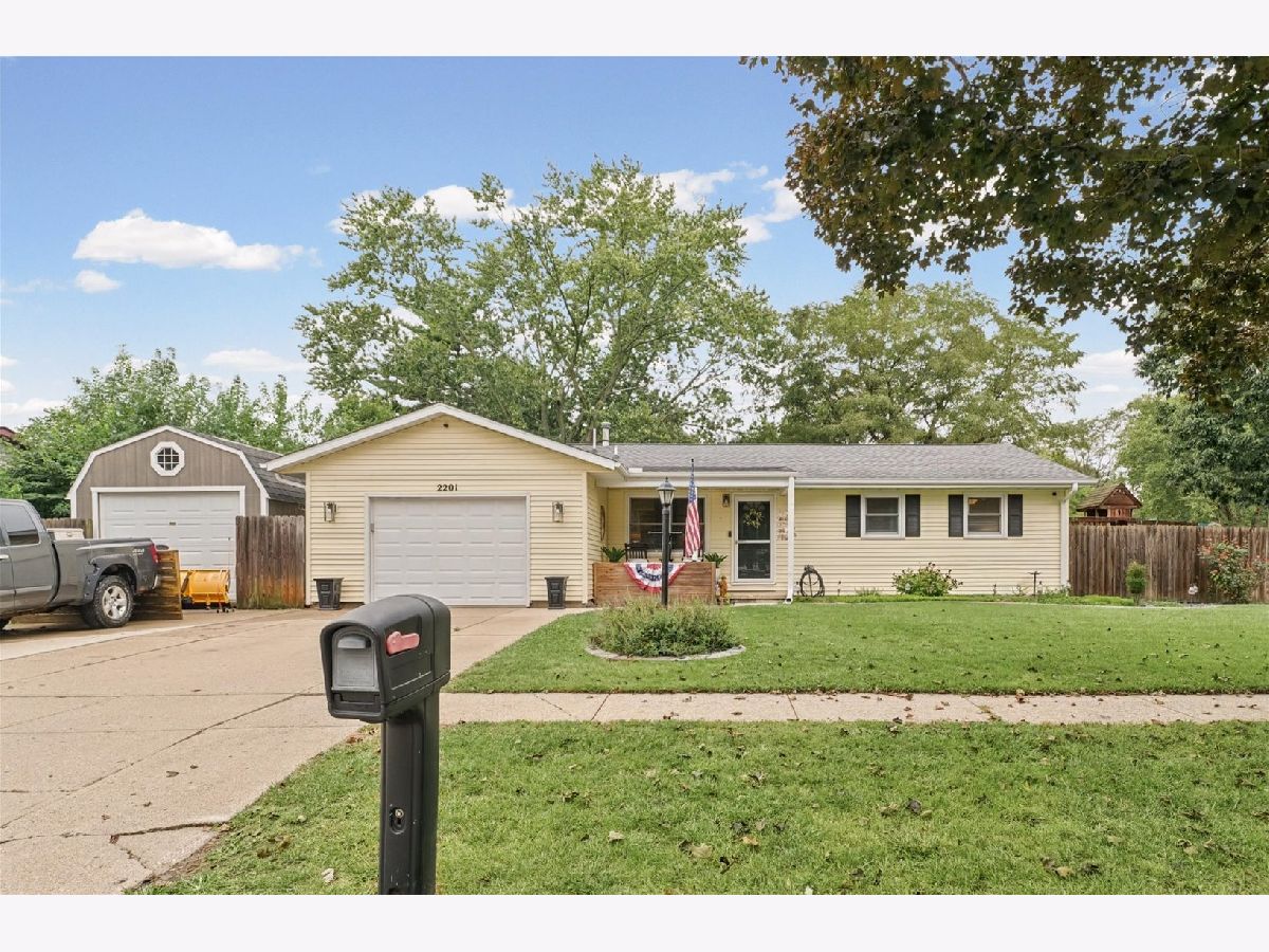  For Sale Champaign Illinois, 2201 Clover Lane