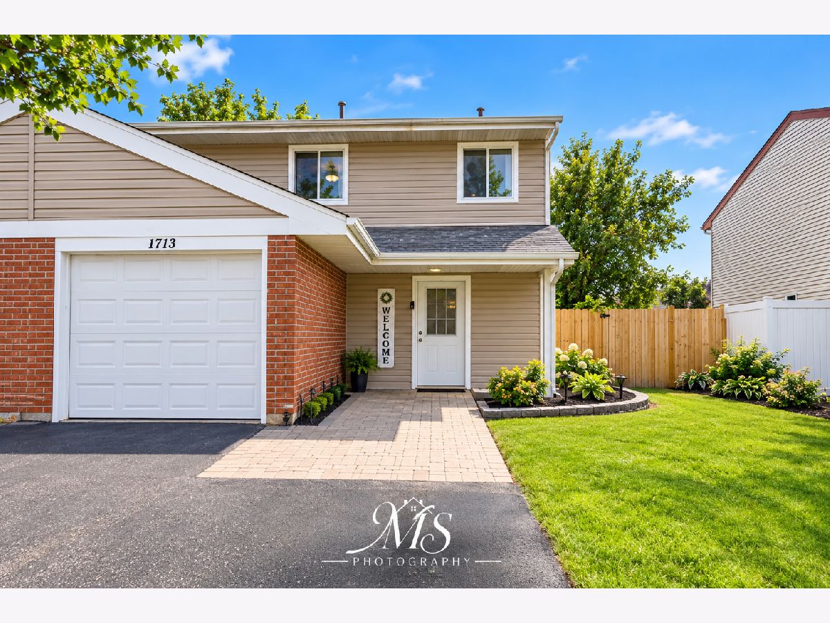  For Sale Hanover Park Illinois, 1713 Fulton Lane