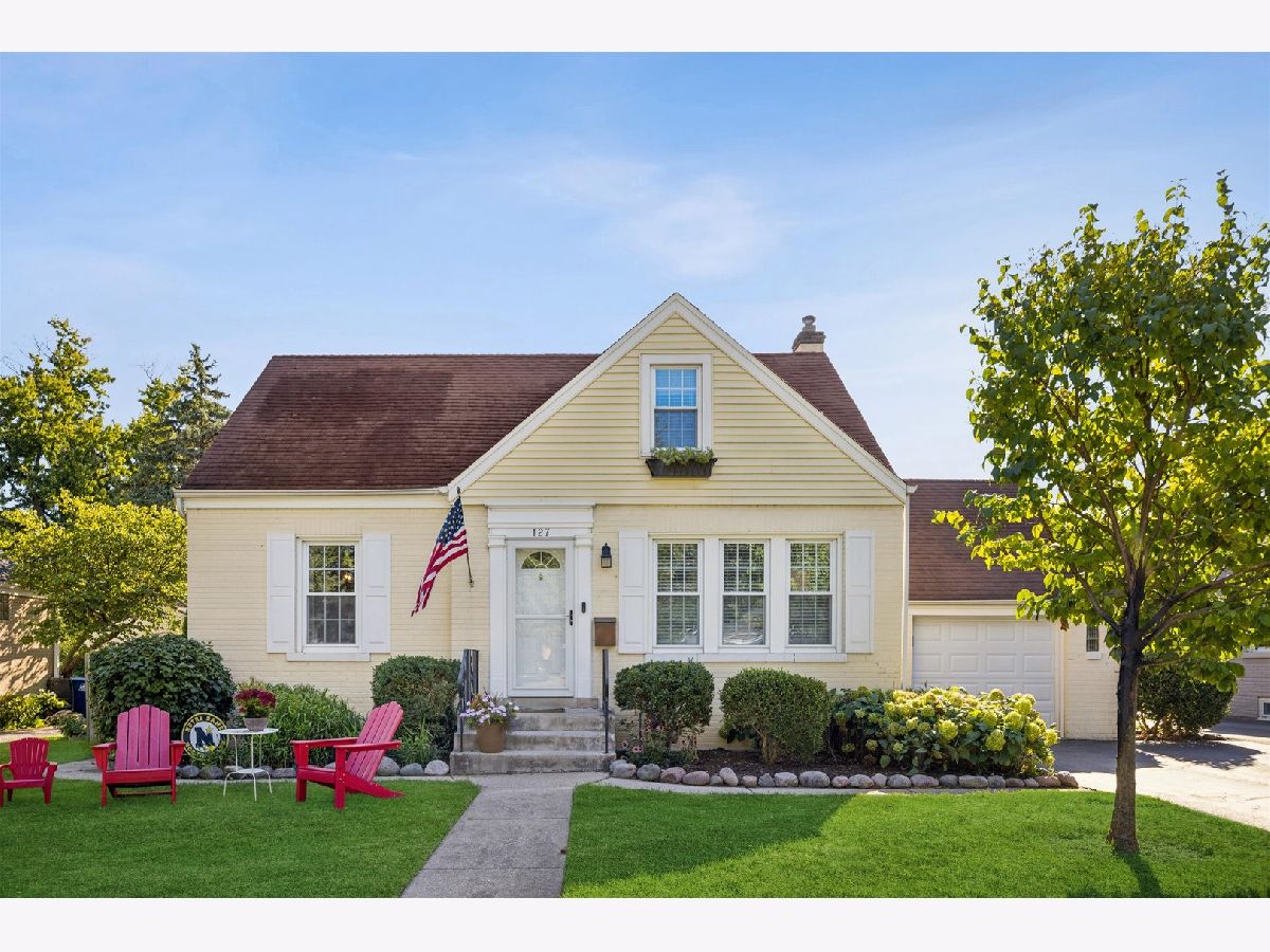  For Sale Clarendon Hills Illinois, 127 Hiawatha Drive