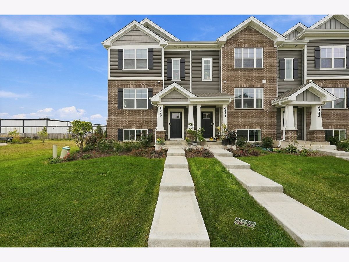 Condos & Townhomes & Homes For Sale Oak Ridge Tinley Park Illinois, 6329 Ulster Drive