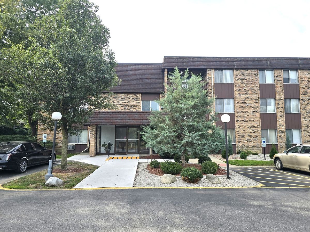  For Rent Prospect Heights Illinois, 940 Old Willow