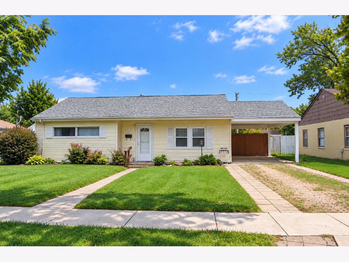  For Sale Sterling Illinois, 1110 Douglas Drive