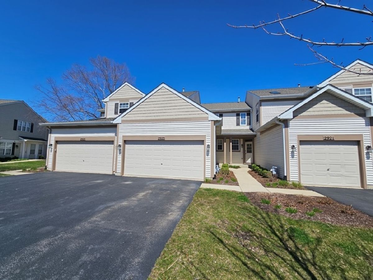 Townhomes & Condos For Rent Windridge Naperville Illinois, 2923 Bartlett