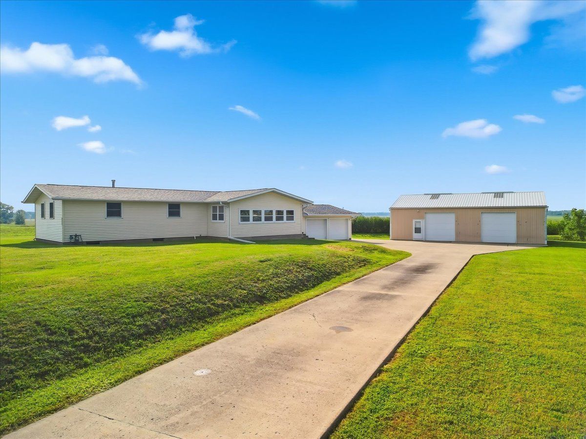  For Sale Lyndon Illinois, 15661 Moline Road