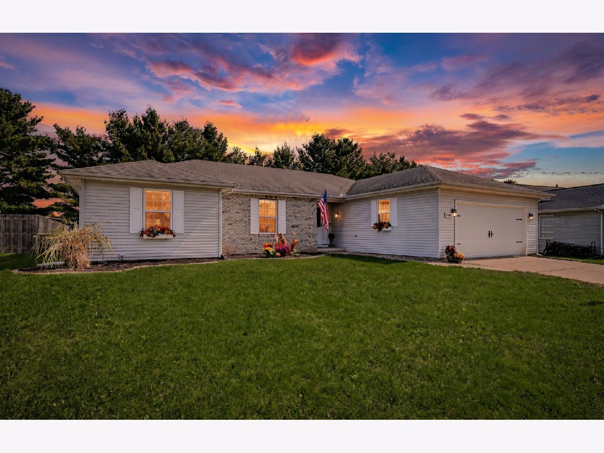  For Sale Champaign Illinois, 1704 Nancy Beth Drive