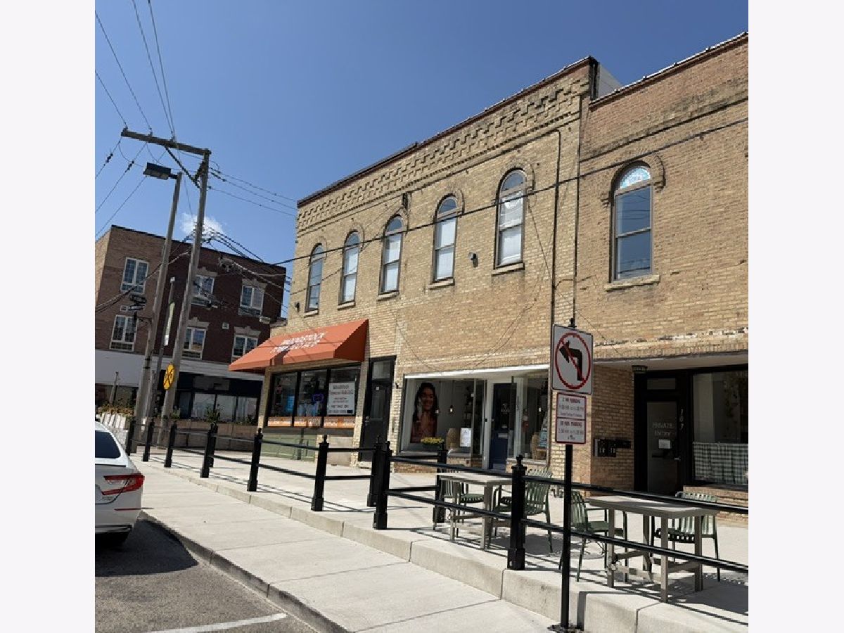  For Rent Woodstock Illinois, 226 N Benton