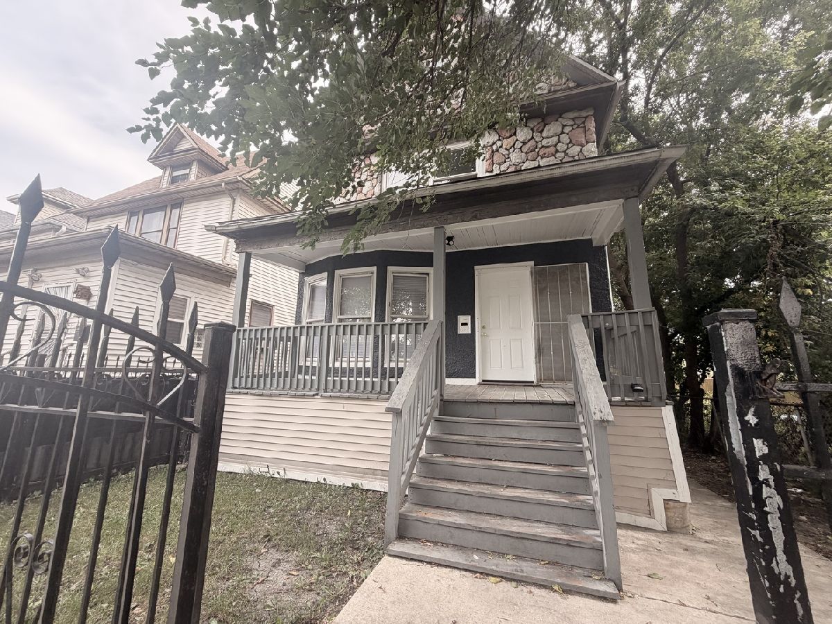  For Sale Chicago Illinois, 645 Leamington Avenue