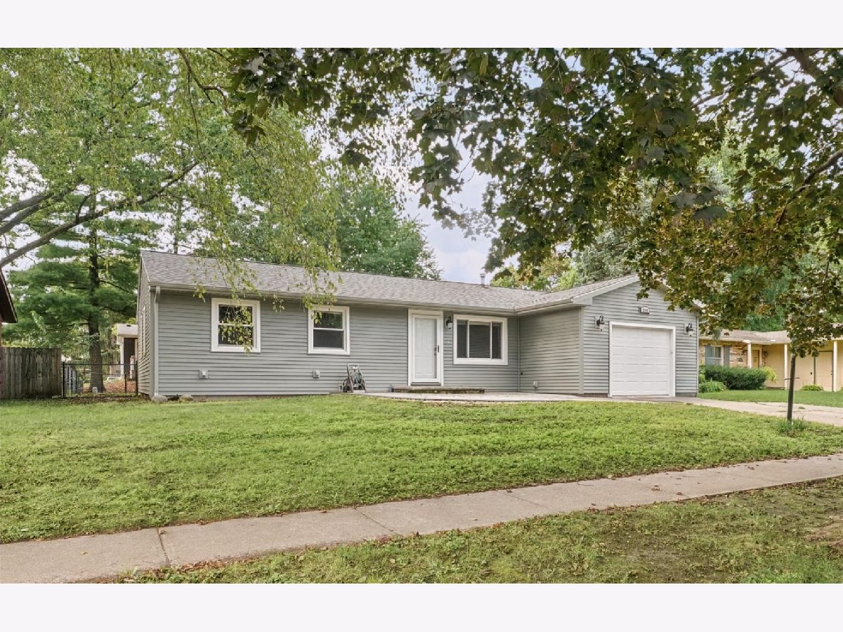  For Sale Champaign Illinois, 2105 Blackthorn Drive