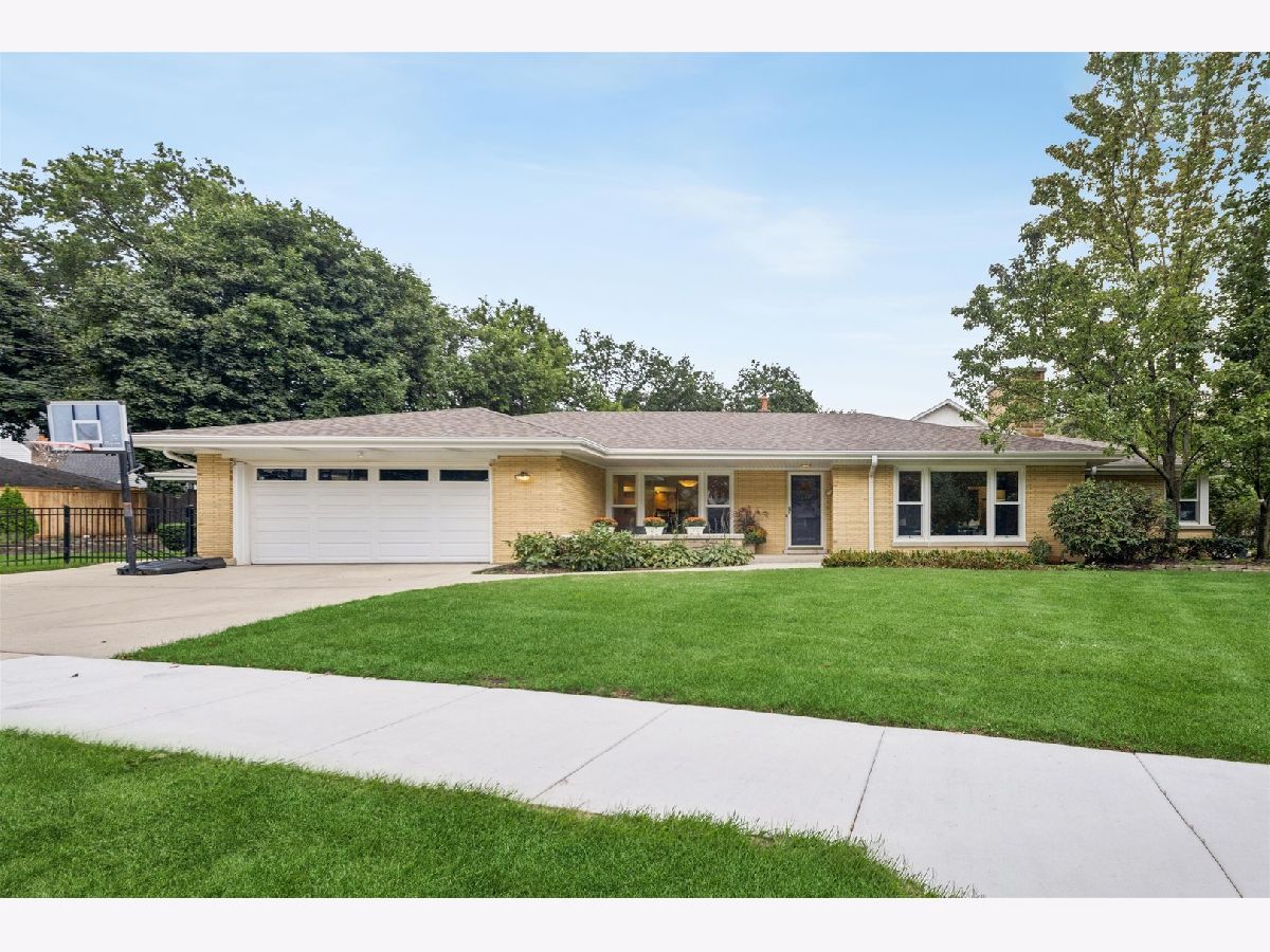  For Sale Glen Ellyn Illinois, 677 Wingate Road