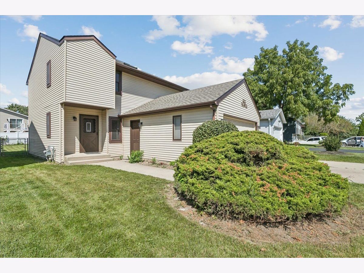  For Rent Round Lake Illinois, 322 Maple