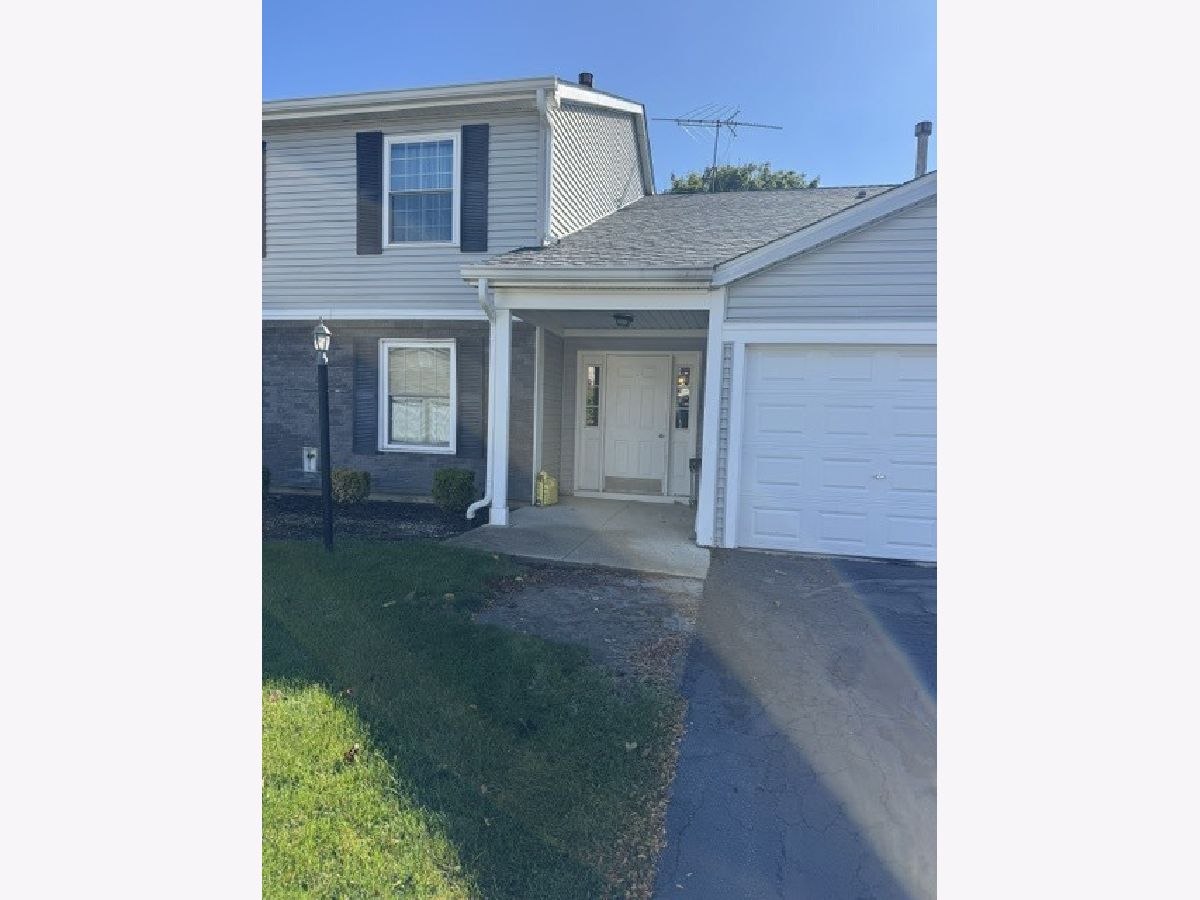  For Rent Bartlett Illinois, 303 Newport