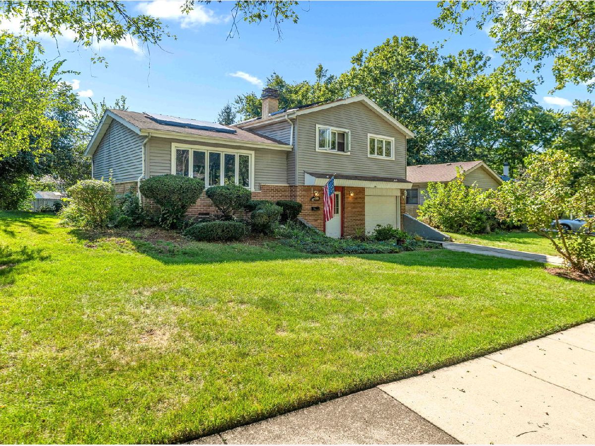 Homes For Sale Forest Hills Hickory Hills Illinois, 9137 91st Place