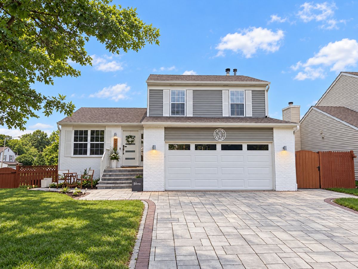  For Sale Waukegan Illinois, 1423 Pioneer Court
