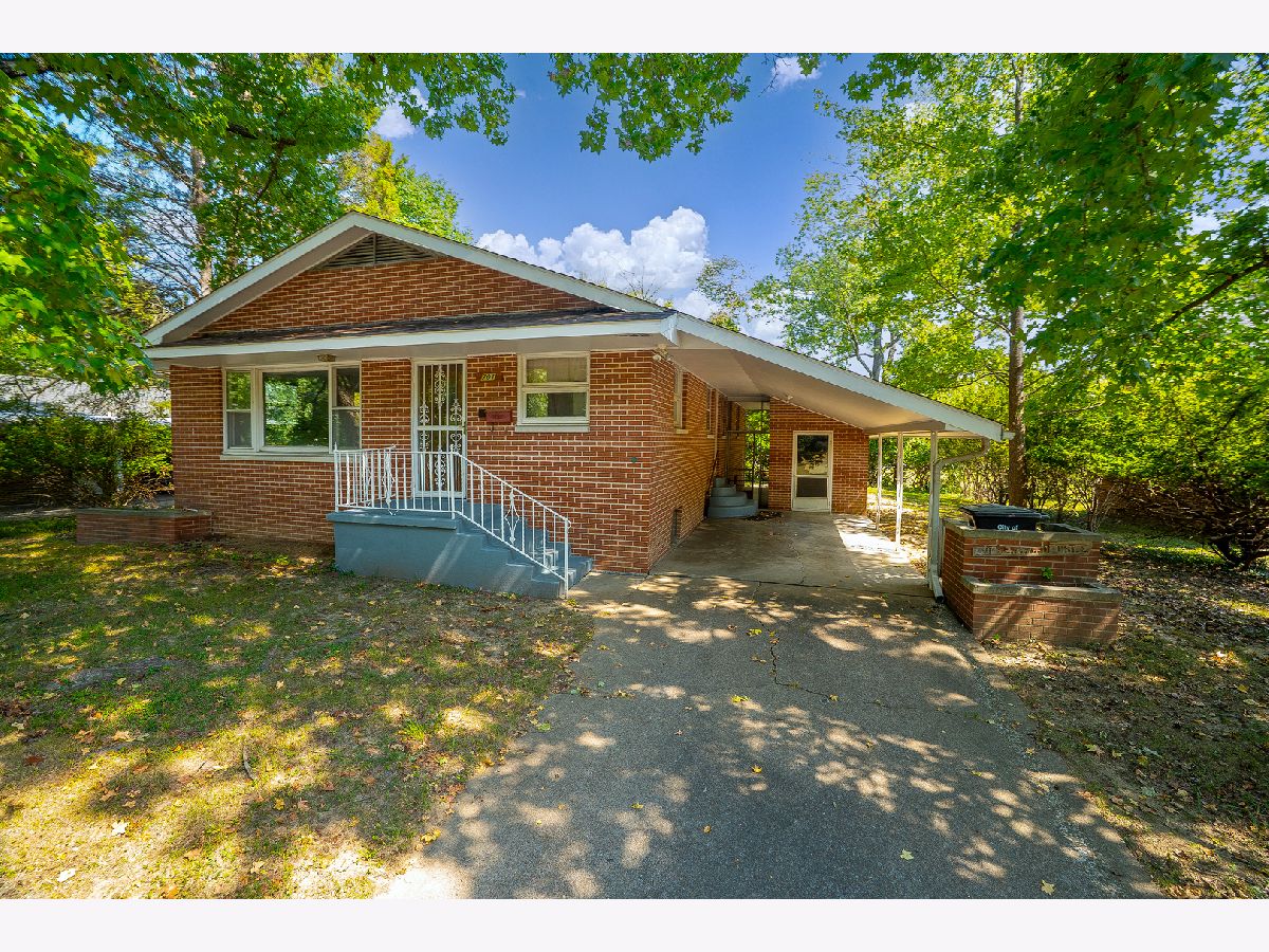  For Sale Carbondale Illinois, 701 Benwood Drive
