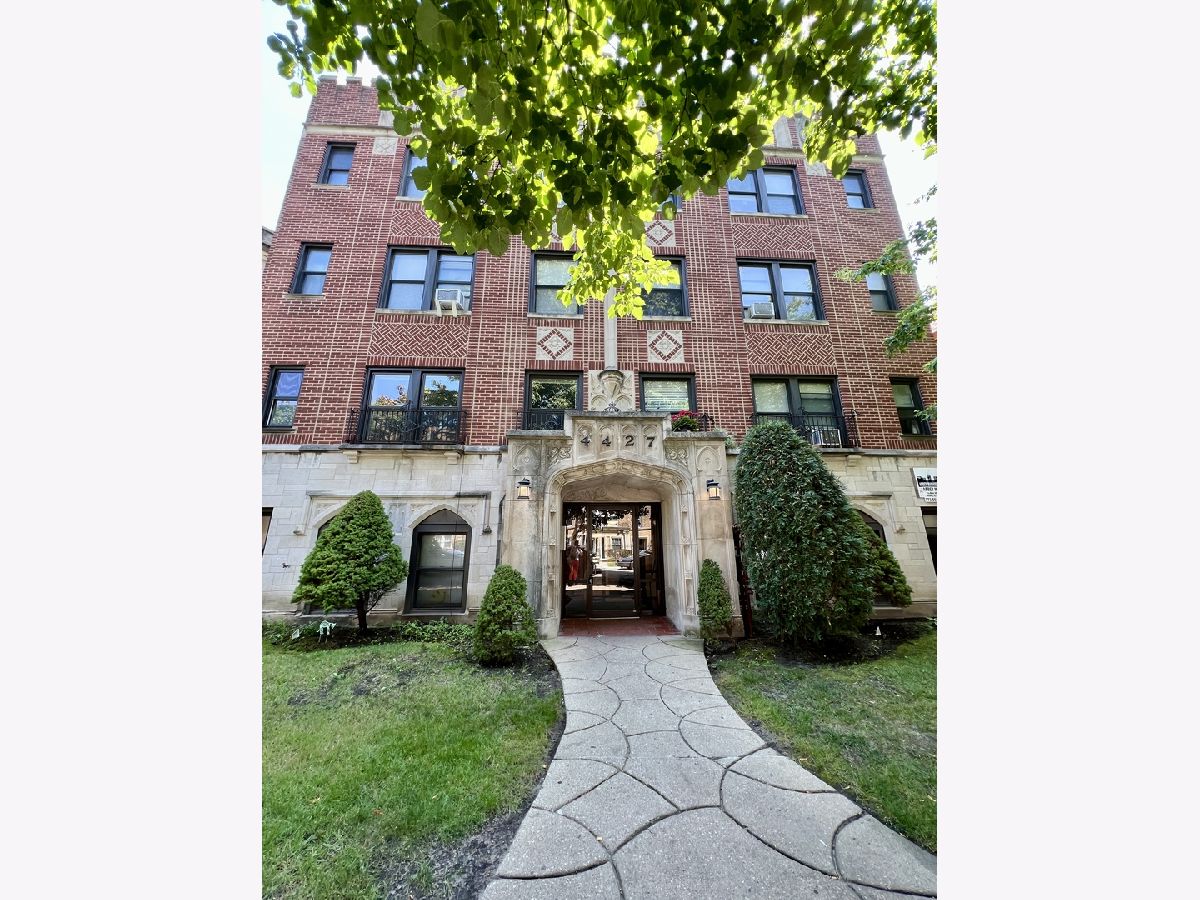  Rented Chicago Illinois, 4427 Seeley