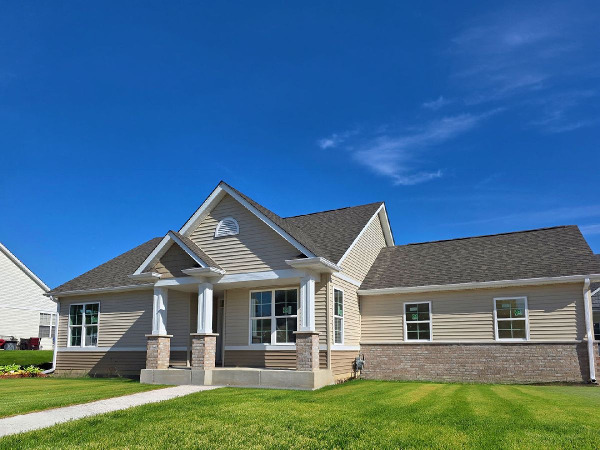  For Sale Shorewood Illinois, 1618 Augusta Lane