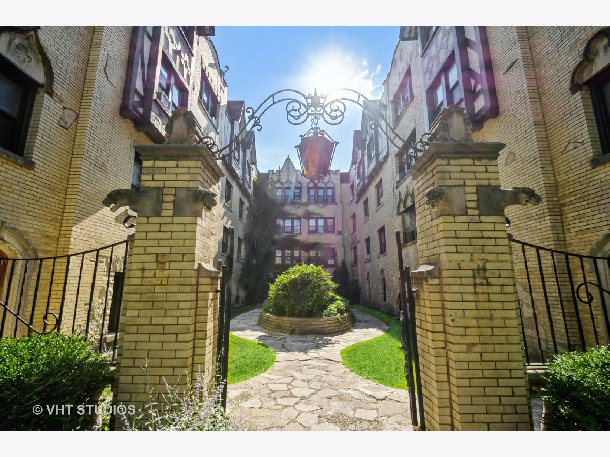 For Sale Chicago Illinois, 5653 Spaulding Avenue