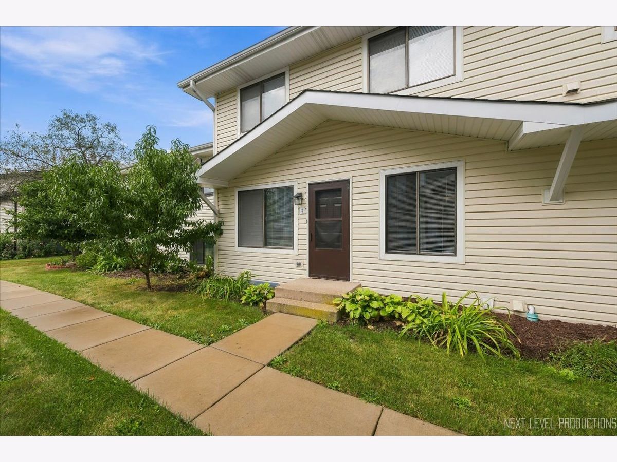  For Sale Warrenville Illinois, 2s759 Winchester Circle
