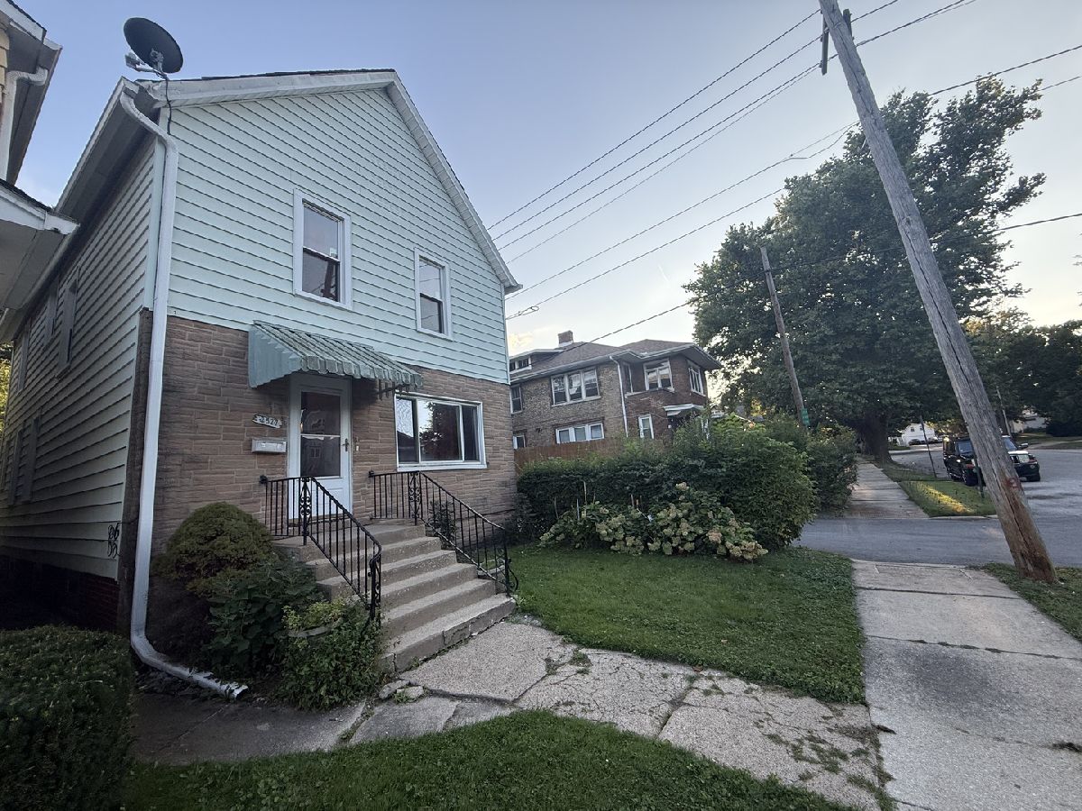  For Sale Blue Island Illinois, 2527 Oak Street