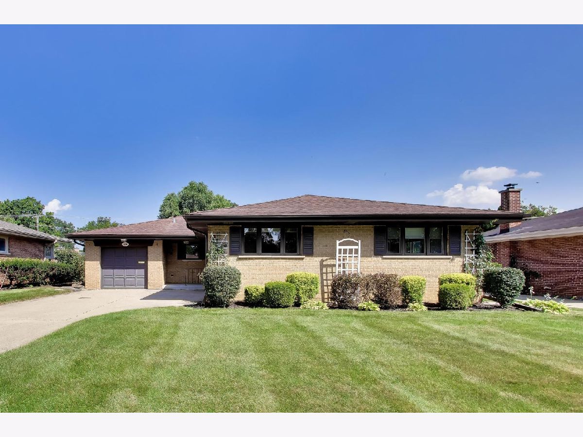  For Sale Mount Prospect Illinois, 704 Lonnquist Boulevard