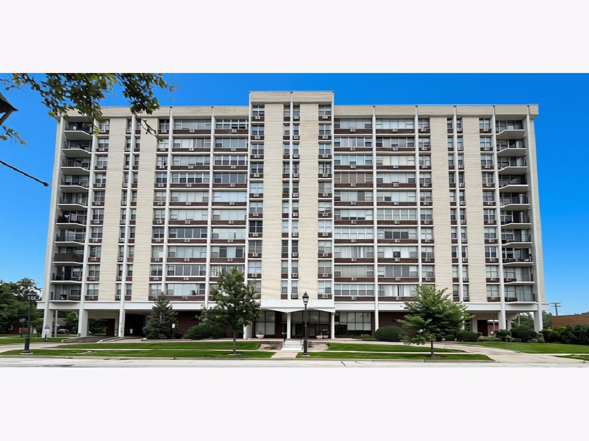 Condominiums For Sale Lombard Tower Lombard Illinois, 33 Main Street