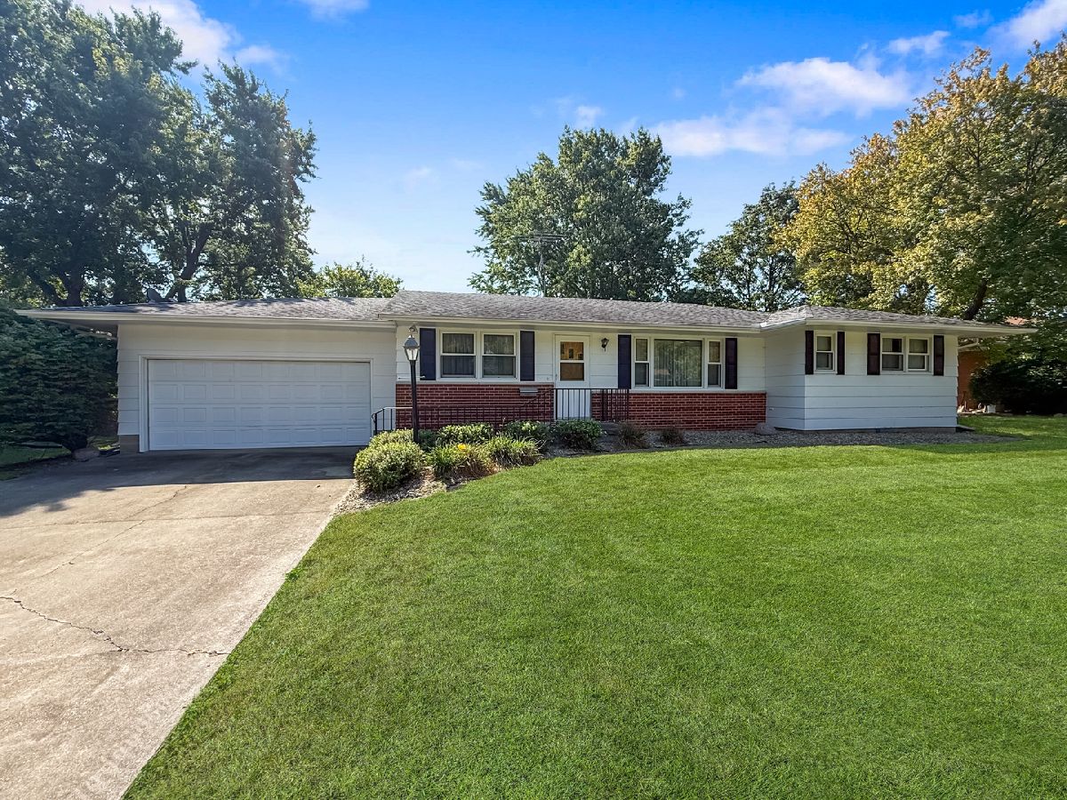  For Sale Fisher Illinois, 311 Franklin Street