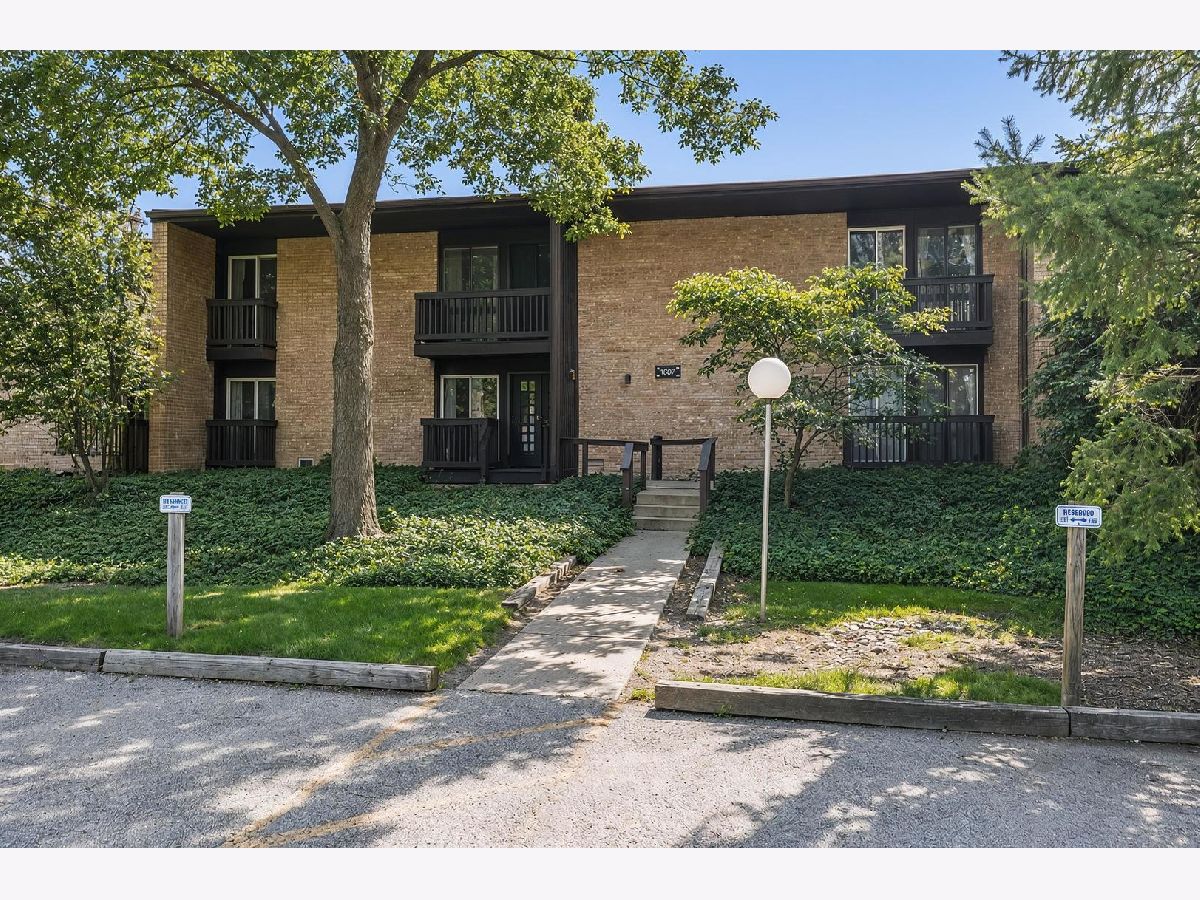  For Sale Lisle Illinois, 1607 Maple Terrace